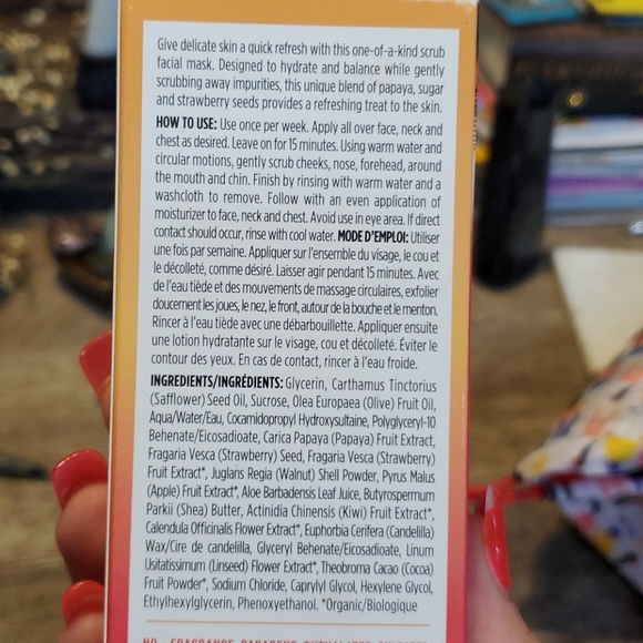 *New C'est Moi refreshing scrub/facial mask - Picture 6 of 6